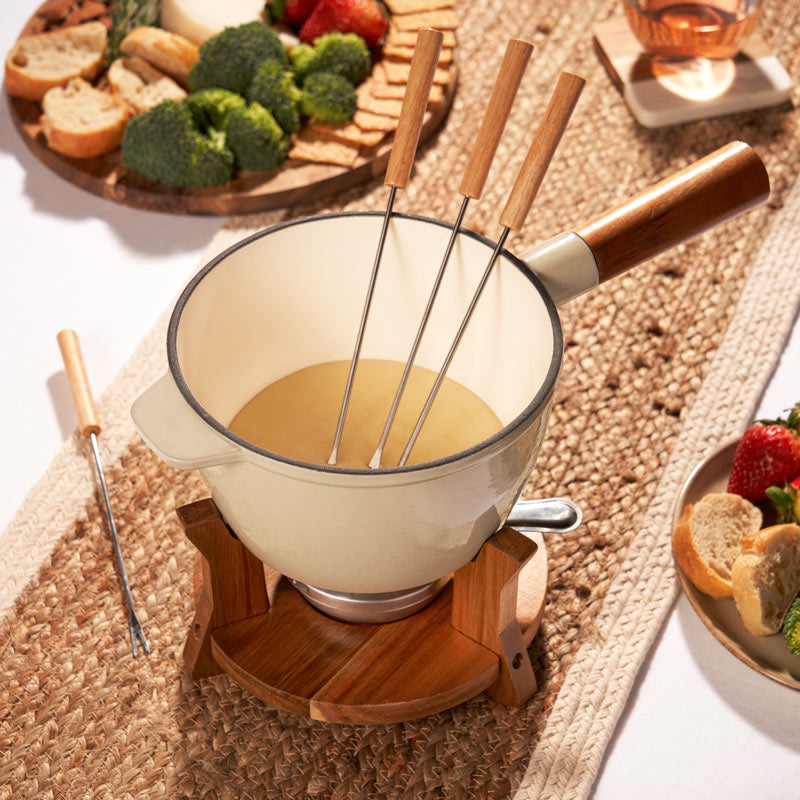 Beige & Wood Cast Iron Fondue Set – Rustic Elegance for Memorable Moments Cheese Preparation Wander Wine Carriers.