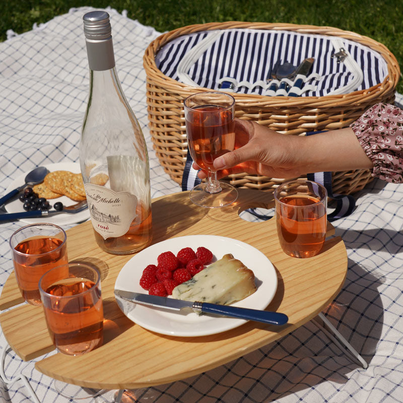 Central Park Willow Picnic Basket – Stylish Picnic Set for Four Picnic Sets Wander Wine Carriers.